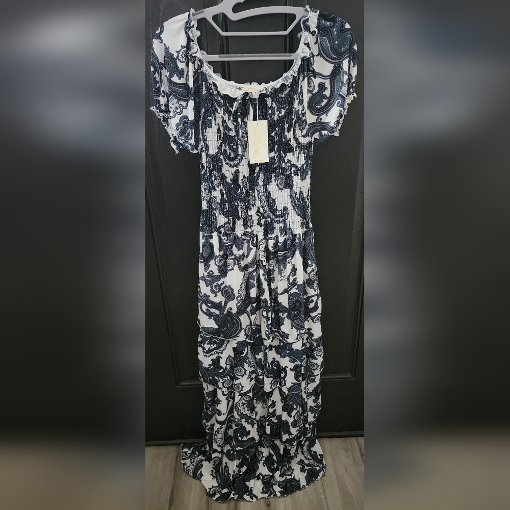 NWT Ace Fashion Blue White Floral Puff Short Sleeve Tiered Maxi Dress  Medium